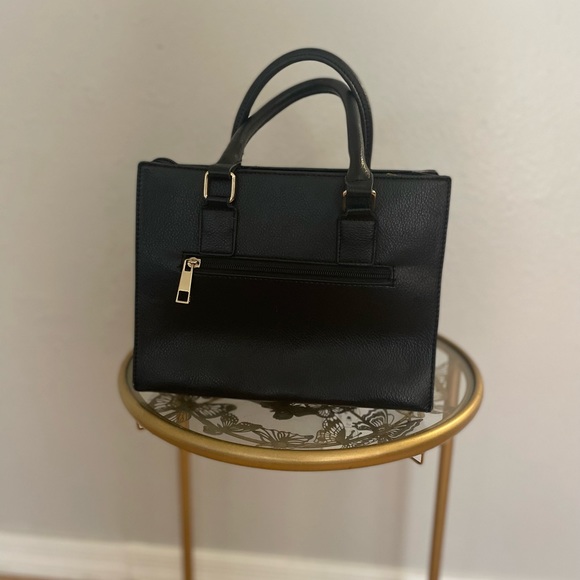 Black and gold aldo handbag - Picture 2 of 4